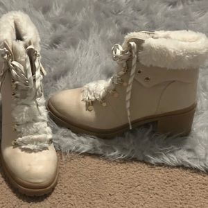 Women Winter White booties